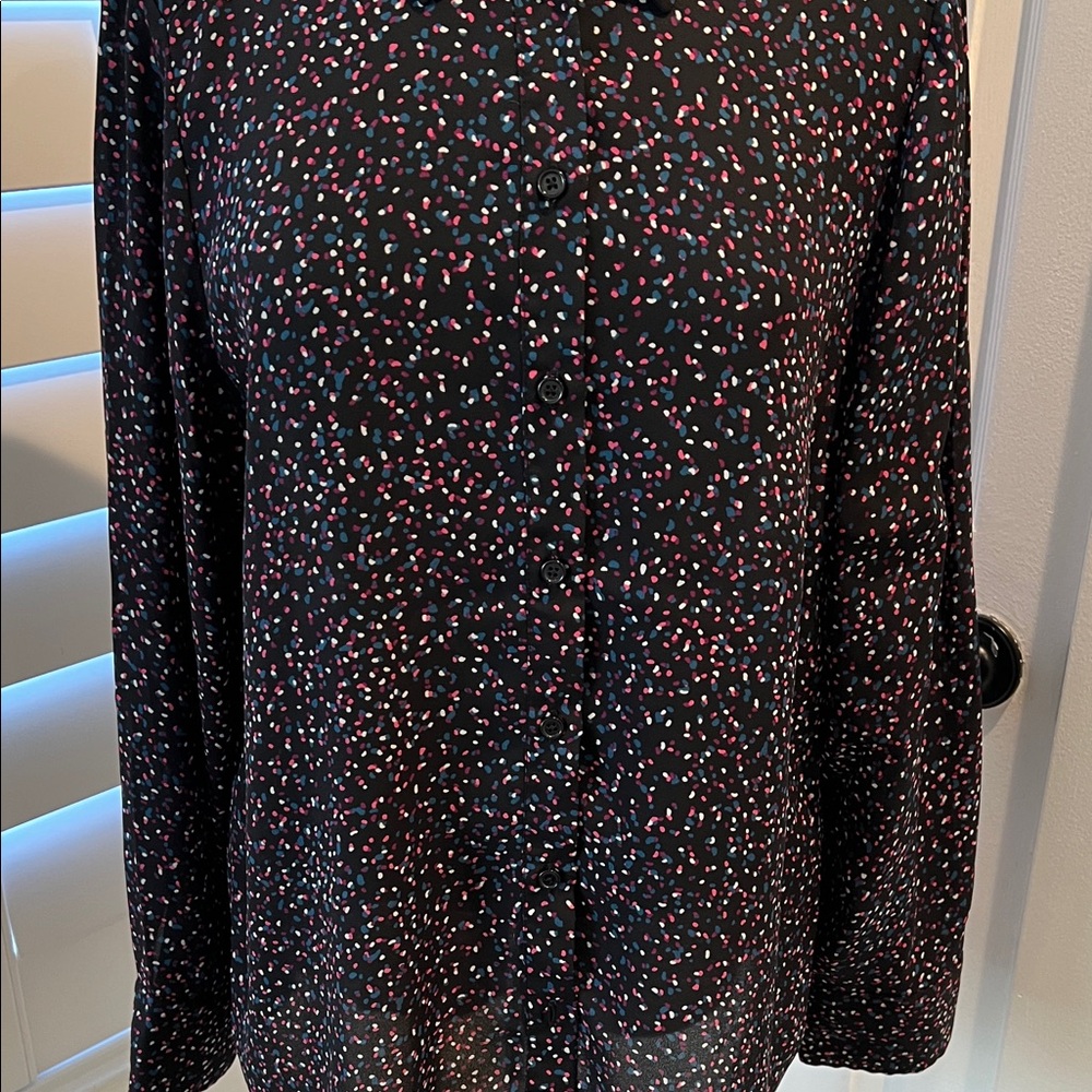 Button-Up Blouse - Picture 3 of 6